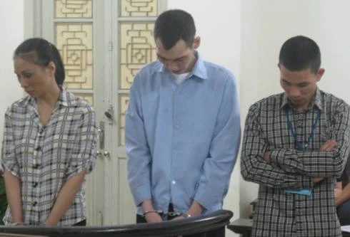 Góa phụ chiếm đoạt hàng chục tỷ đồng bằng giấy tờ giả