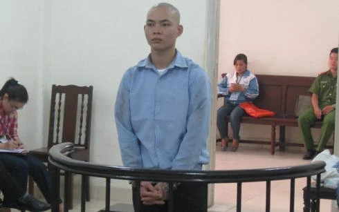 Giở trò để hiếp dâm bé gái, ra tòa còn cãi nhem nhẻm