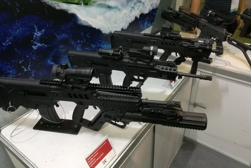 [ẢNH] Israel giới thiệu súng phóng lựu mới cho Galil ACE và TAR-21 Việt Nam