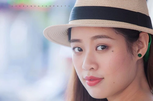 Vẻ đẹp ngoài đời khó tin của tân Hoa hậu Khánh Vân