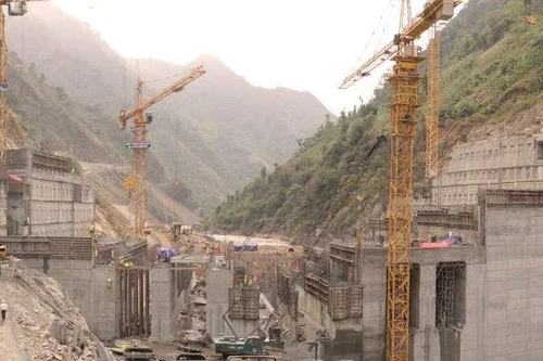 Thủy điện Huội Quảng phát điện vào cuối tháng 12-2015