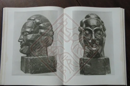 Trưng bày những bộ sách "tuyệt bản"