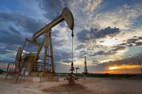 Bị G7 áp trần giá dầu, Nga lo tăng thâm hụt ngân sách