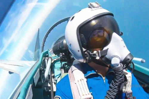 Chiến đấu cơ Su-35 áp chế điện tử F-16 tại eo biển Đài Loan?