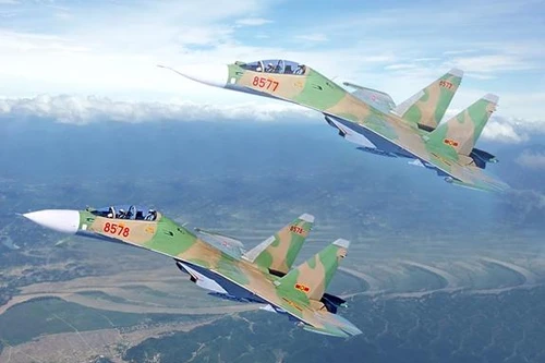 'Hổ mang chúa' Su-30MK2 của Việt Nam diễn tập bắn đạn thật