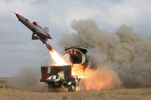 UAV khổng lồ Tu-143 của Ukraine liên tục bị Nga bắn hạ?