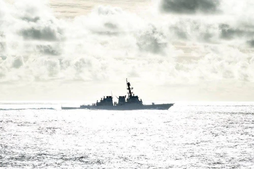 Mỹ bác tin khu trục hạm USS Benfold bị Trung Quốc 'xua đuổi' gần Hoàng Sa