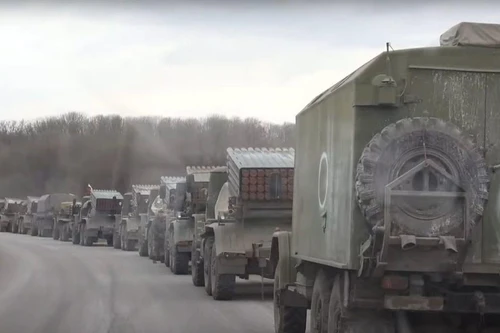 Nga kéo lượng lớn 'vũ khí mạnh sau bom hạt nhân' tới Izyum, Ukraine