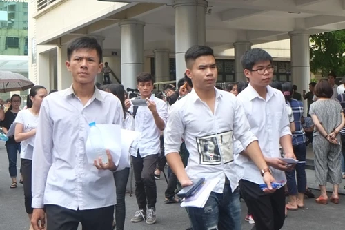 Đáp án tiếng Anh: Đề thi dài, không dễ đạt điểm trên trung bình