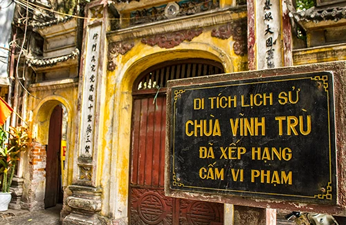 "Nước mắt" đền chùa giữa lòng phố cổ Hà thành