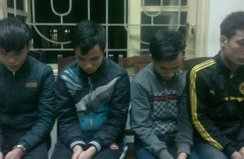 Nam thanh niên bị chém dã man bên đường