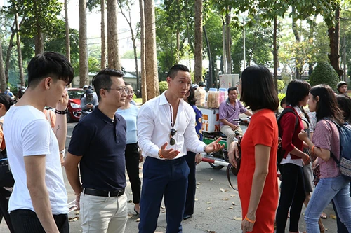 Kim Lý, Hoàng Bách hành động "Vì những người phụ nữ quanh ta"