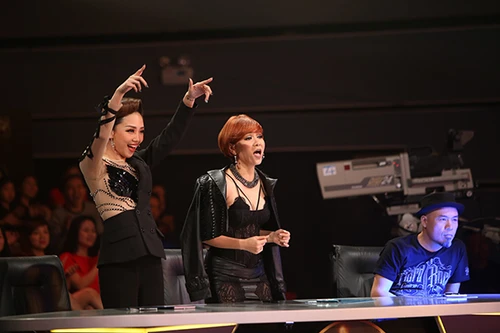 Thu Minh nhắc khéo chuyện Tóc Tiên ưu ái Touliver