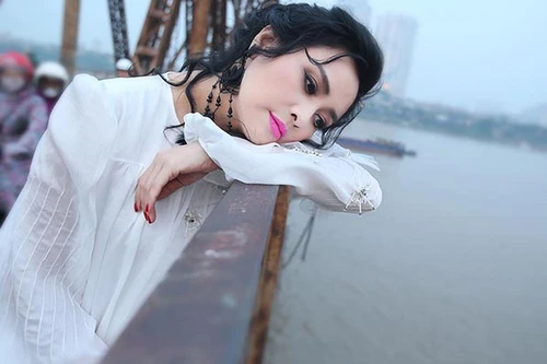 Thanh Lam lần đầu ngồi "ghế nóng" cùng Thu Minh