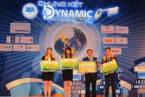 Sôi nổi đêm chung kết cuộc thi Dynamic-Sinh viên Nhà Doanh nghiệp Tương lai 2015