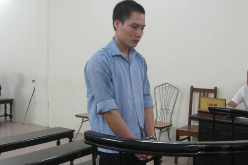 Giận vợ, chất củi đốt nhà rồi đâm chết công an xã