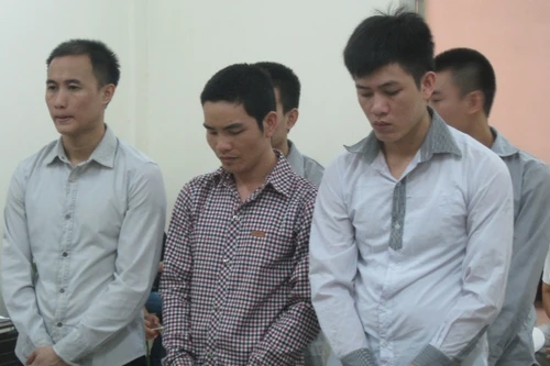 Vô cớ đánh người còn gọi điện báo công an