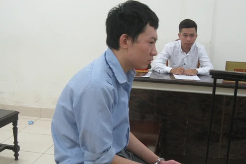 Tên cướp bị nam nhân viên ngân hàng dũng cảm vô hiệu hóa