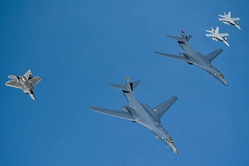 [ẢNH] F-22A và B-1B tới Saudi Arabia, Mỹ sắp tấn công khi Iran đã "vượt giới hạn đỏ"?
