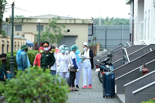 Ăn tối cùng cựu Giám đốc Hacinco, một người ở phố Núi Trúc dương tính với Covid-19