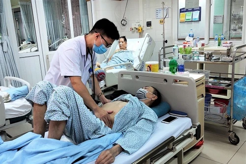 Hà Nội: Bệnh nhân nguy kịch vì ngộ độc chất đã bị cấm từ 1973