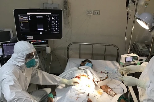 Bệnh nhân Covid-19 từng đe dọa tử vong khỏi bệnh, phong tỏa ổ dịch ở Hải Dương thêm 14 ngày