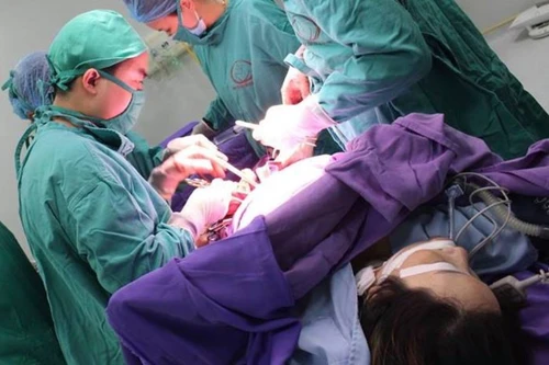 Cứu sống sản phụ thai 39 tuần nguy kịch vì biến chứng đờ tử cung nghiêm trọng