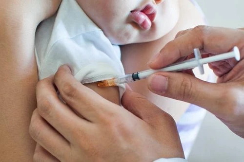Phân bổ 434.000 liều vaccine sởi, ho gà-bạch hầu-uốn ván để tiêm chủng mở rộng