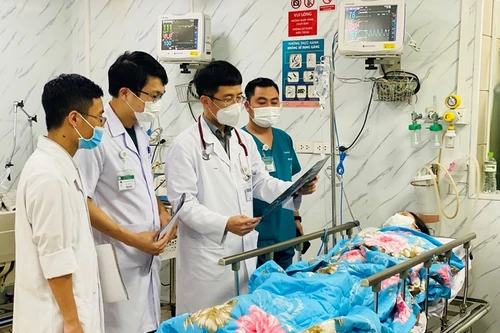 Người đàn ông bất ngờ đổ gục khi đang ăn trưa, cảnh báo nguy cơ đột quỵ khi trời lạnh