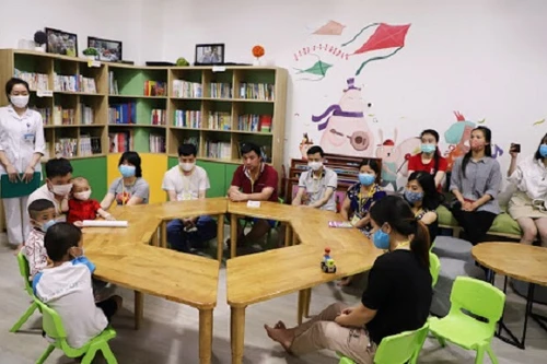 Thiết kế 500 hộp đồ chơi mang thông điệp về Hà Nội trao tặng bệnh nhi trong mùa Covid-19