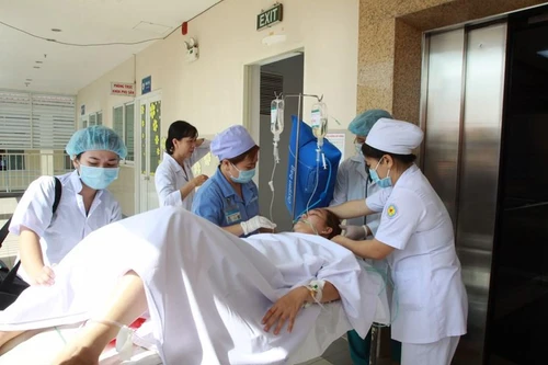 Sản phụ 23 tuổi bị sản giật nặng, phù não, hôn mê sâu, may mắn được cứu sống cả mẹ con