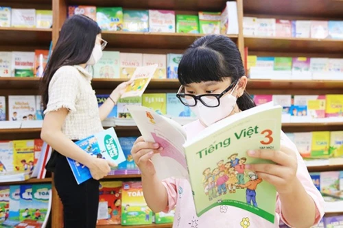 Thống nhất áp giá trần với sách giáo khoa, không đưa thịt lợn vào hàng bình ổn giá