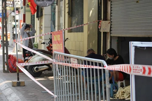 Chiều 19-7, Hà Nội thêm 17 ca dương tính tại 6 quận huyện, nhiều người cùng gia đình