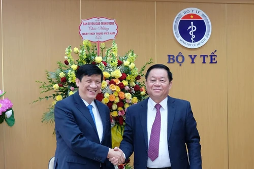 Tân Trưởng Ban Tuyên giáo Trung ương thăm Bộ Y tế, mong sớm chiến thắng dịch Covid-19