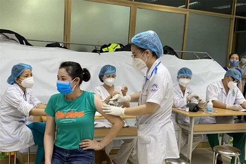 96 ca Covid-19 sau một đêm: Phú Thọ có ca lây từ chợ Cửa hàng mới ở Đông Anh