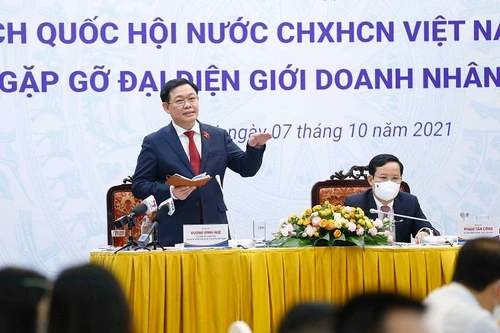 Chủ tịch Quốc hội "đặt hàng" VCCI, mong doanh nghiệp “chớ thấy sóng cả mà ngã tay chèo”