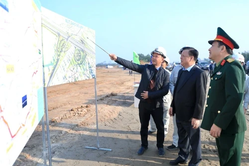 Bí thư Thành ủy Hà Nội thị sát dự án Vành đai 4: Phải tranh thủ từng ngày để tăng tốc 