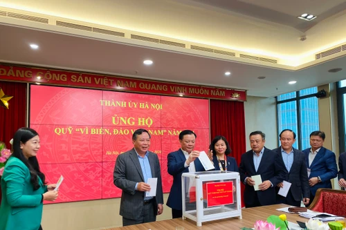 Thành ủy Hà Nội ủng hộ Quỹ "Vì biển, đảo Việt Nam" năm 2024