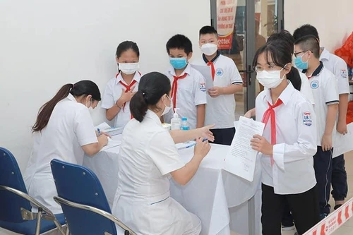 Mới: Người dân sống ở vùng cấp độ dịch 3, 4 bắt buộc phải đeo khẩu trang nơi công cộng