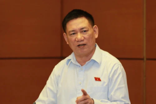 Khẩu trang viện trợ 6 tháng vẫn chưa được thông quan vì… Bộ Y tế bị thanh tra, không có người làm