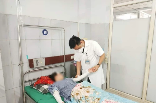 Nam sinh nhập viện với nhiều vết bỏng nặng do bóng bay nổ trong tiệc sinh nhật