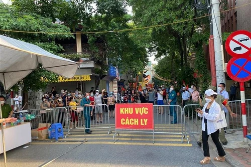 Hà Nội: Lấy mẫu cộng đồng, phát hiện một người ở chung cư A5 Đền Lừ dương tính, kỷ lục tiêm 411.000 liều vaccine/ngày