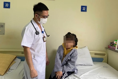 Đi khám vì hay khát nước, sụt cân, bé gái 8 tuổi bất ngờ mắc tiểu đường nặng