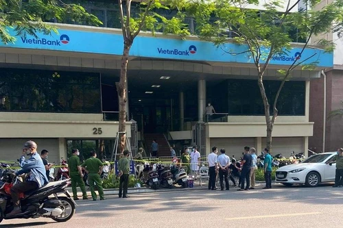 Hà Nội: Một nhân viên ngân hàng VietinBank tại 25 Lý Thường Kiệt nghi mắc Covid-19