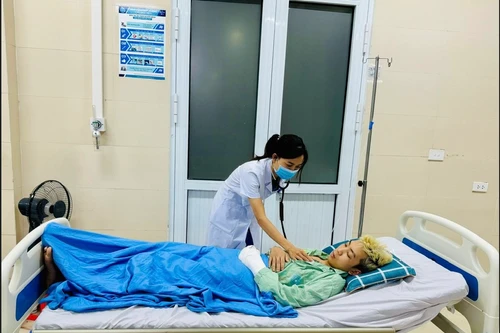 Mổ cấp cứu thanh niên nguy kịch do tai nạn không giấy tờ tùy thân, không người đi cùng