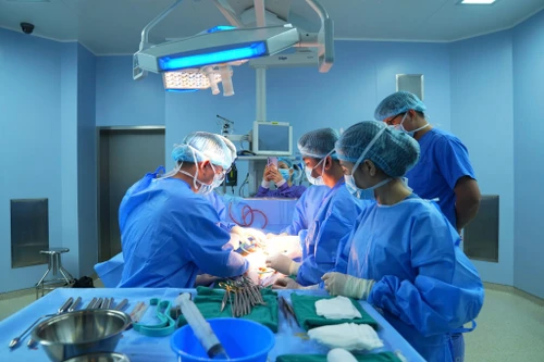 Nam thanh niên bị liệt dương do sử dụng rượu thuốc, thực phẩm tăng cường sinh lý nhiều năm