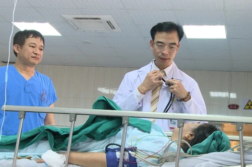 Cựu Giám đốc Bệnh viện Bạch Mai Nguyễn Quang Tuấn trở lại nghề y