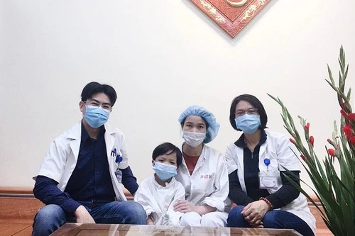 Bệnh nhi ghép tim nhỏ tuổi nhất Việt Nam được ra viện, xác lập kỳ tích mới