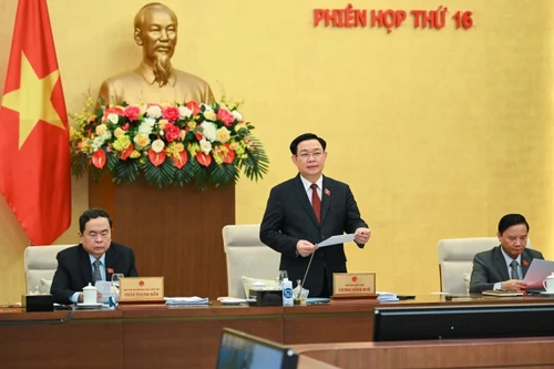 Quốc hội xem xét điều chỉnh tiền lương cơ sở, chuẩn bị kiện toàn nhân sự Bộ trưởng Giao thông