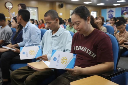 Luật BHXH, BHYT sửa đổi chính thức có hiệu lực: Đưa chính sách nhân văn “gõ cửa từng nhà”